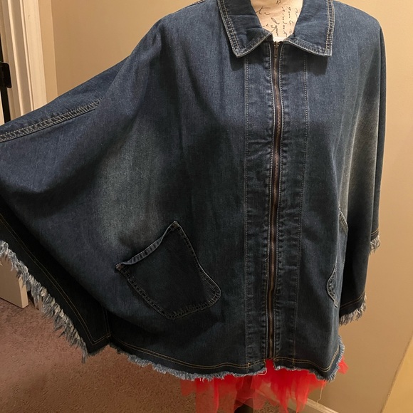 SHEIN Blue Denim Cape with Frayed Details - Picture 4 of 4